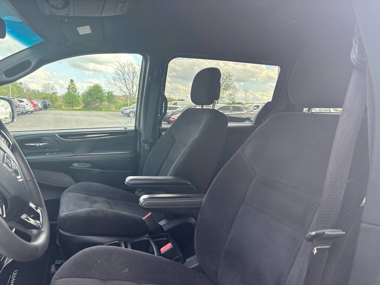 Used 2014 Dodge Grand Caravan SE FWD image 26