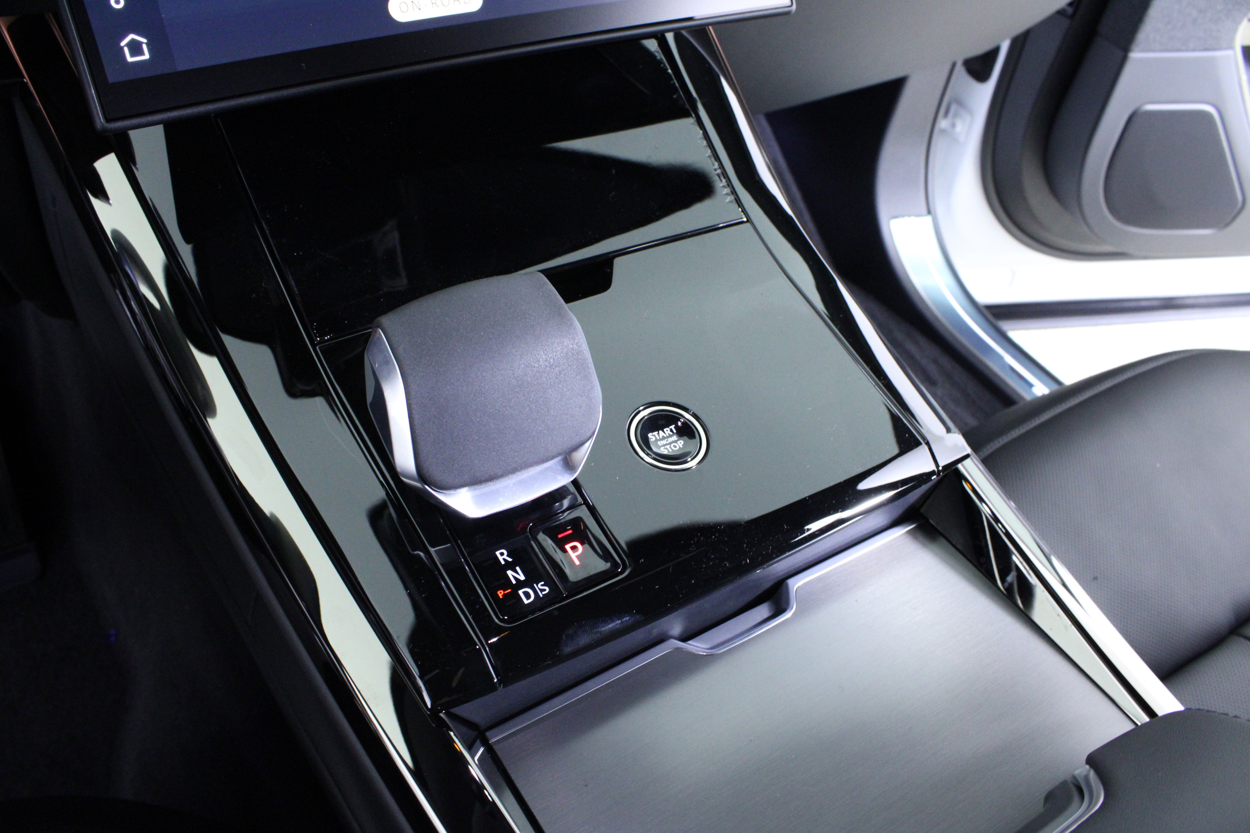 New 2026 Land Rover Range Rover Sport SE image 22