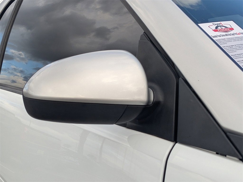 Used 2015 smart fortwo passion image 13