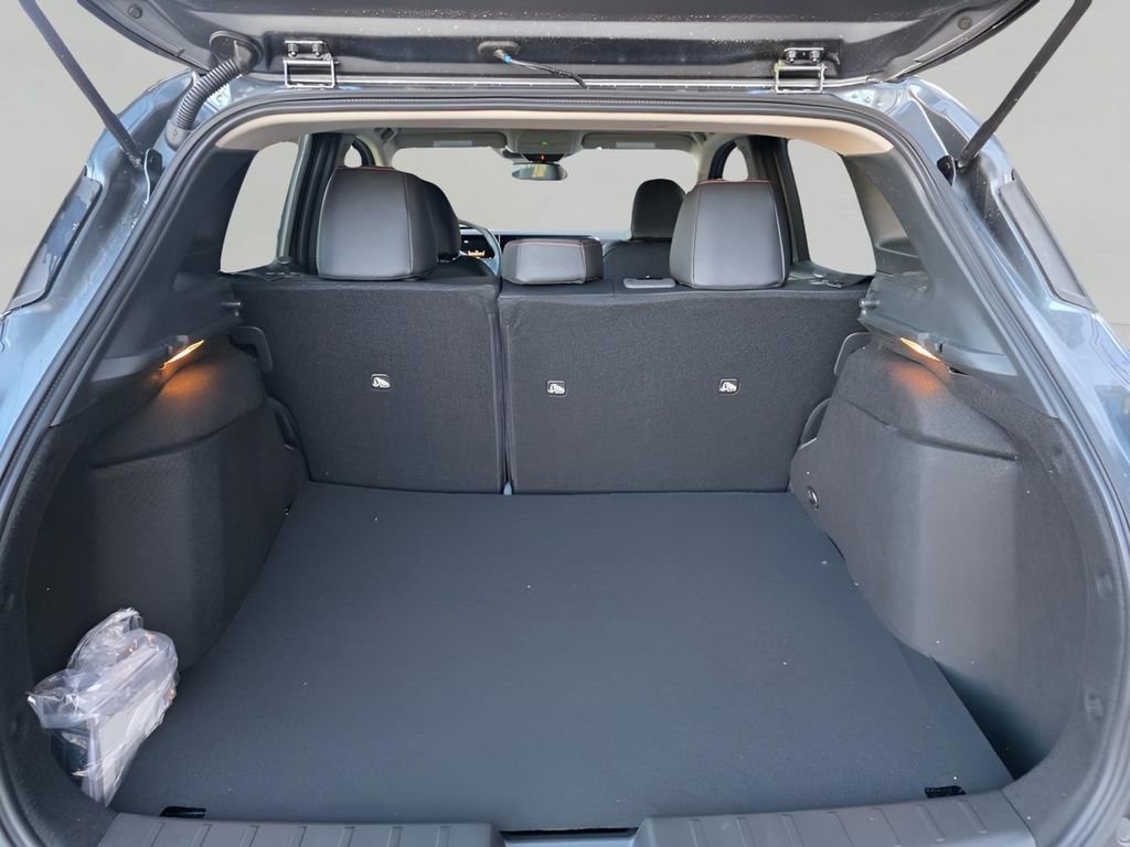 New 2026 Nissan Kicks SR w/ Cold Weather Package image 8