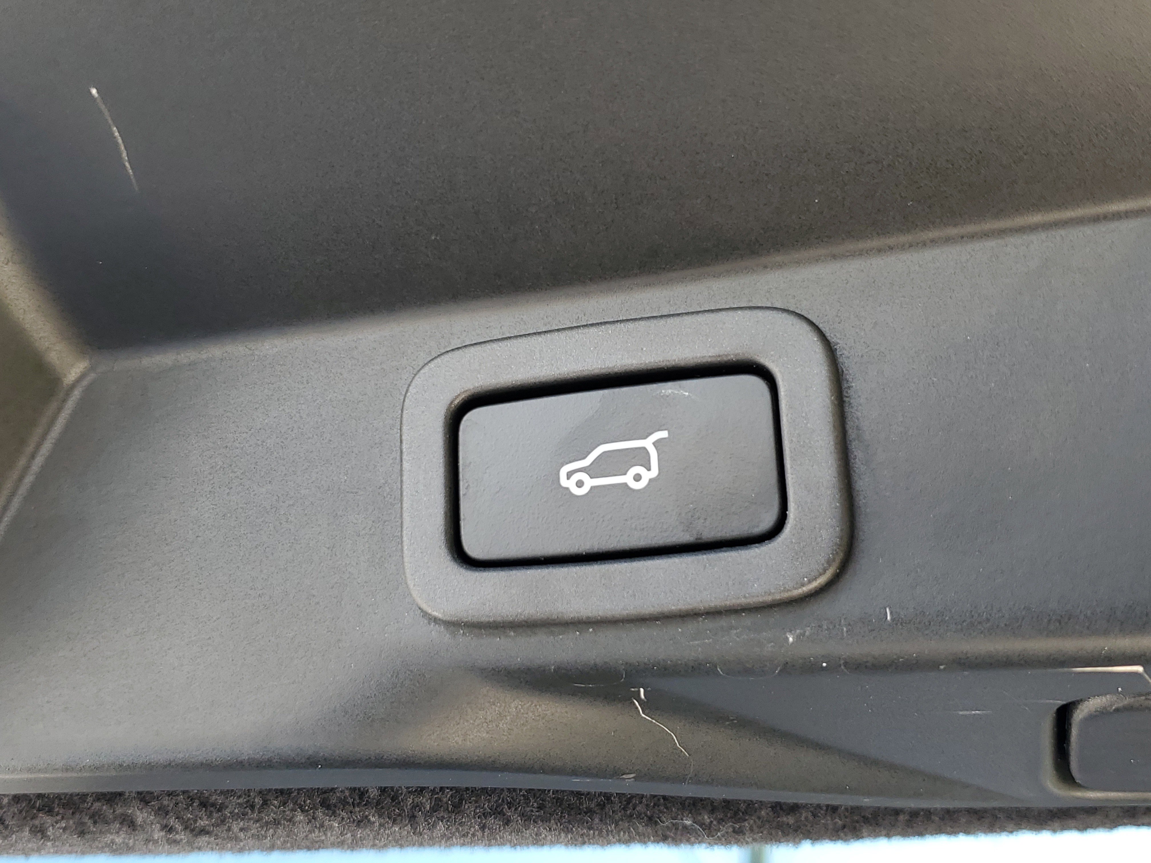 Used 2018 Land Rover Range Rover Sport SE image 14