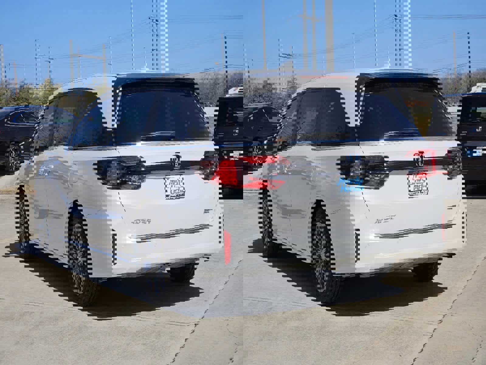 New 2026 Honda Odyssey Touring image 6