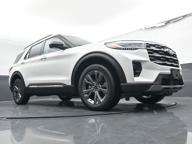 Used 2025 Ford Explorer Active w/ Active Comfort Package AWD/4WD image 26