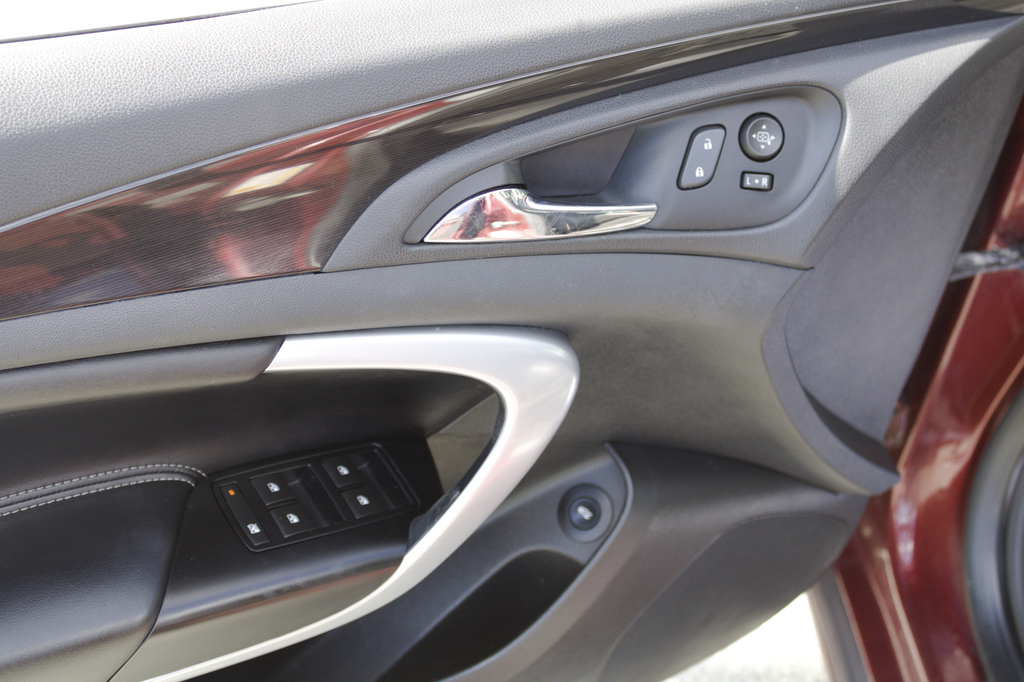 Used 2016 Buick Regal AWD image 12