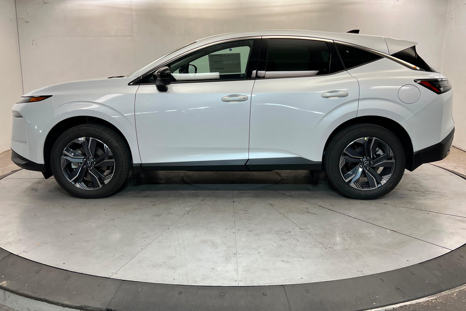 New 2026 Nissan Murano SL w/ Comfort Package AWD/4WD image 2