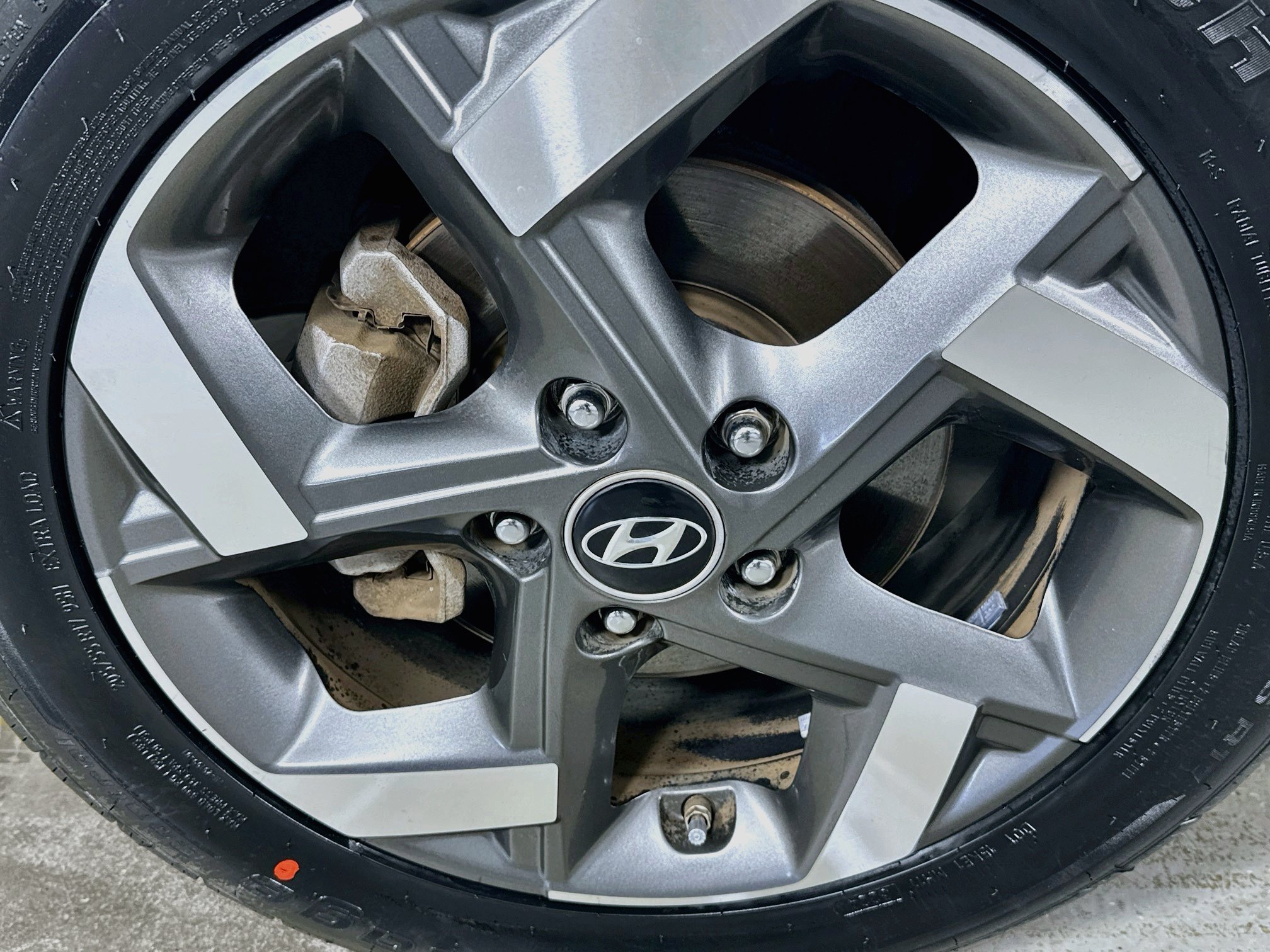 Used 2023 Hyundai Venue SEL FWD image 29