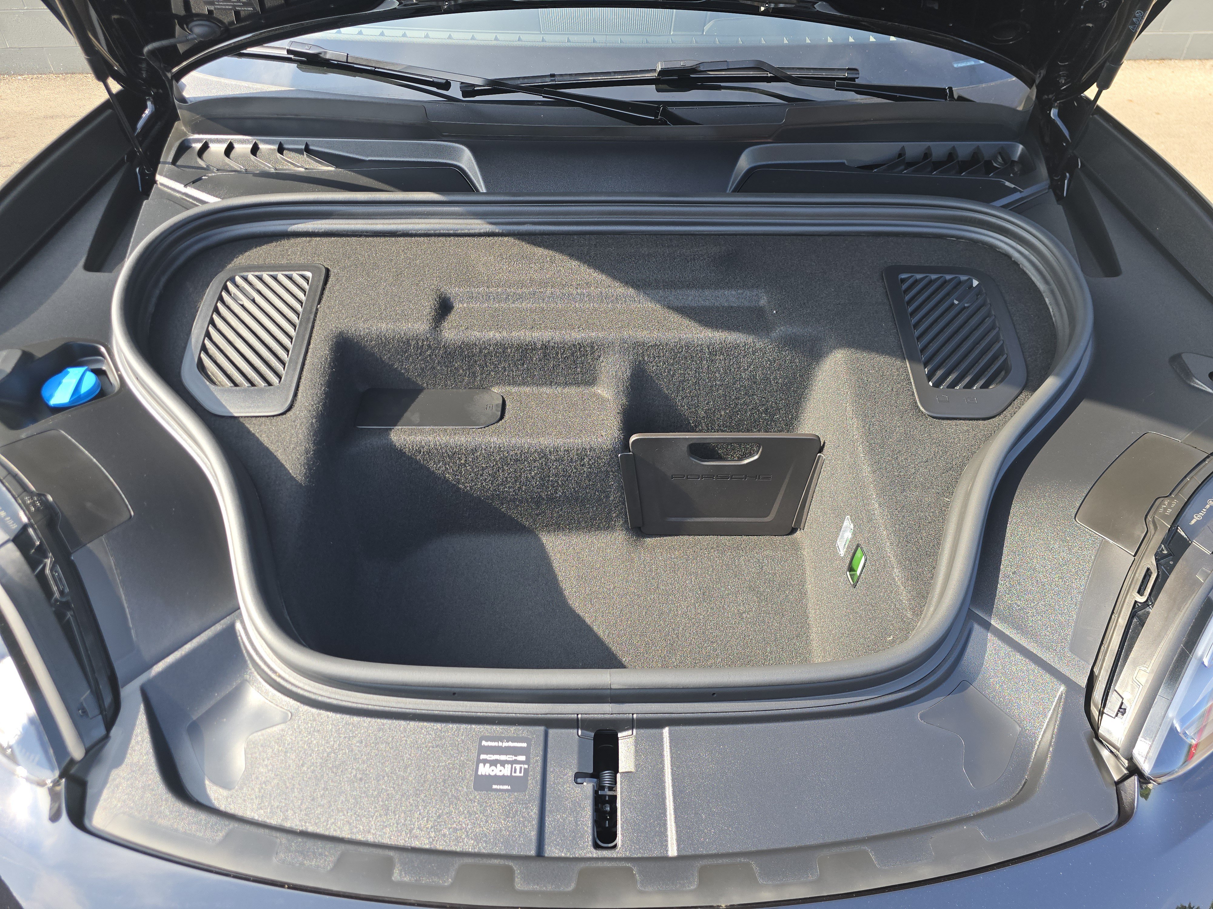 New 2026 Porsche Macan 4 Electric AWD/4WD image 19