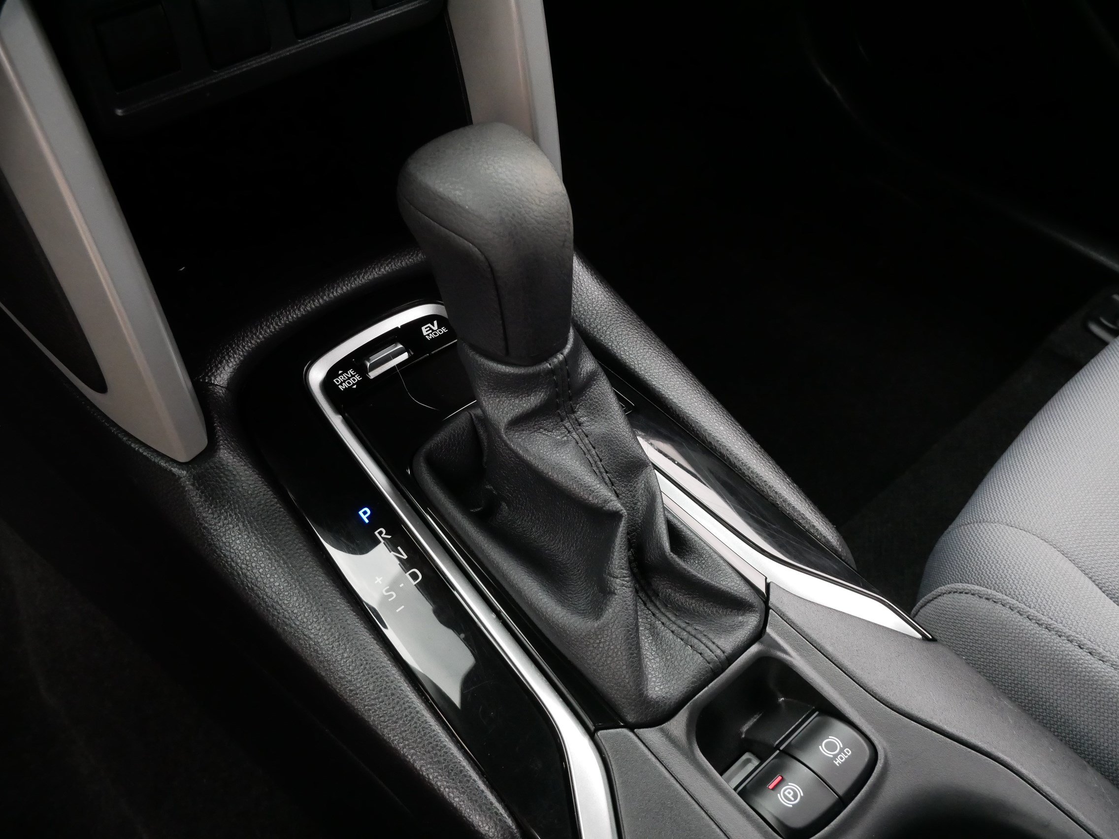 Used 2024 Toyota Corolla Cross AWD Hybrid image 24