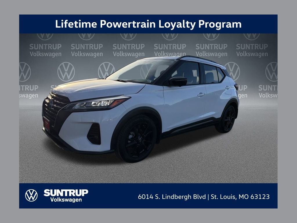 Used 2023 Nissan Kicks SR image 1