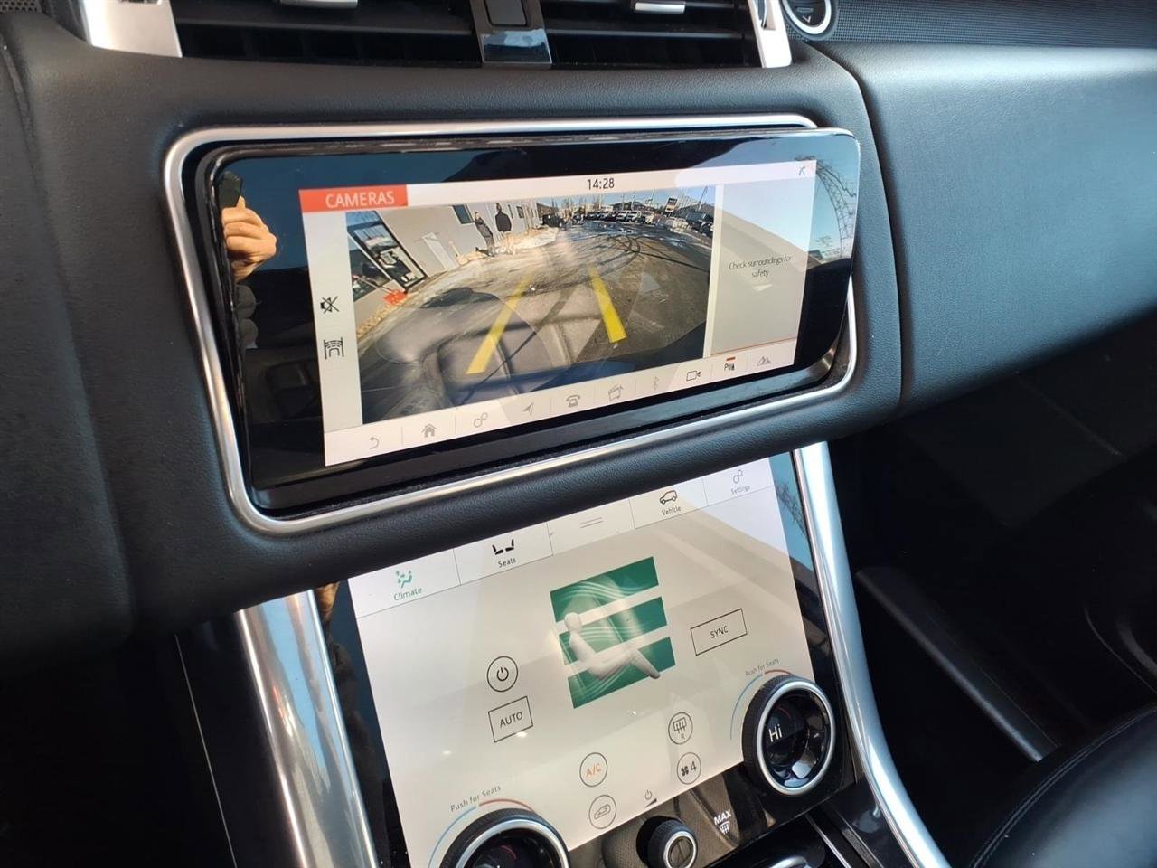 Used 2020 Land Rover Range Rover Sport HSE image 14