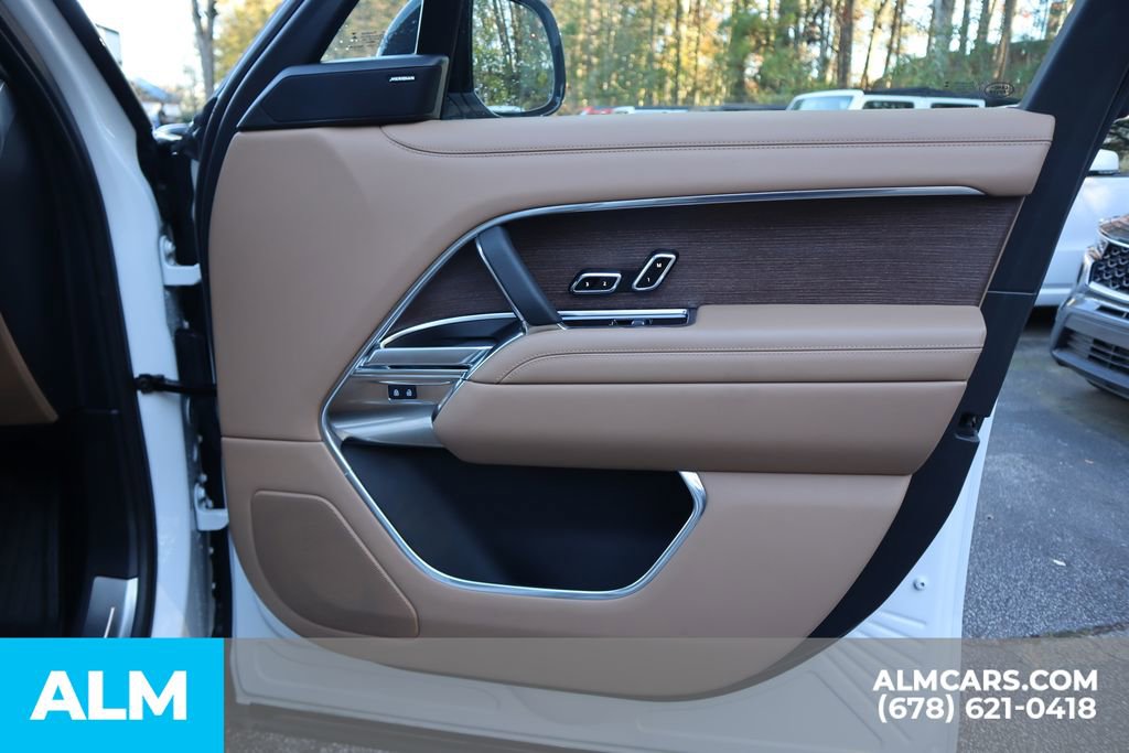 Used 2024 Land Rover Range Rover SE image 36