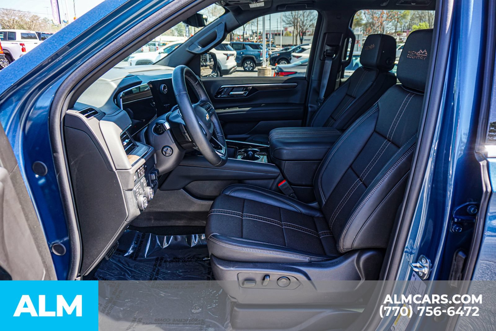 Used 2025 Chevrolet Suburban High Country AWD/4WD image 19