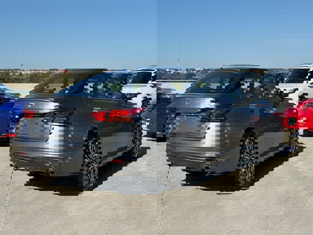 Used 2023 Nissan Altima 2.5 SL image 9