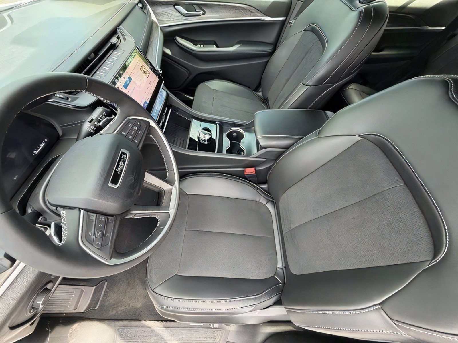 New 2026 Jeep Grand Cherokee Altitude RWD image 14