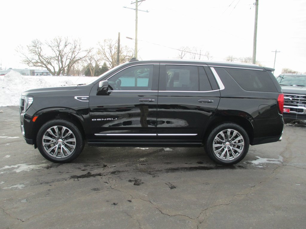 Used 2021 GMC Yukon Denali w/ Denali Premium Package image 9