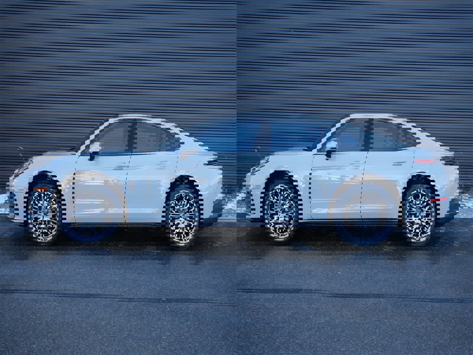 New 2026 Porsche Panamera 4 image 2