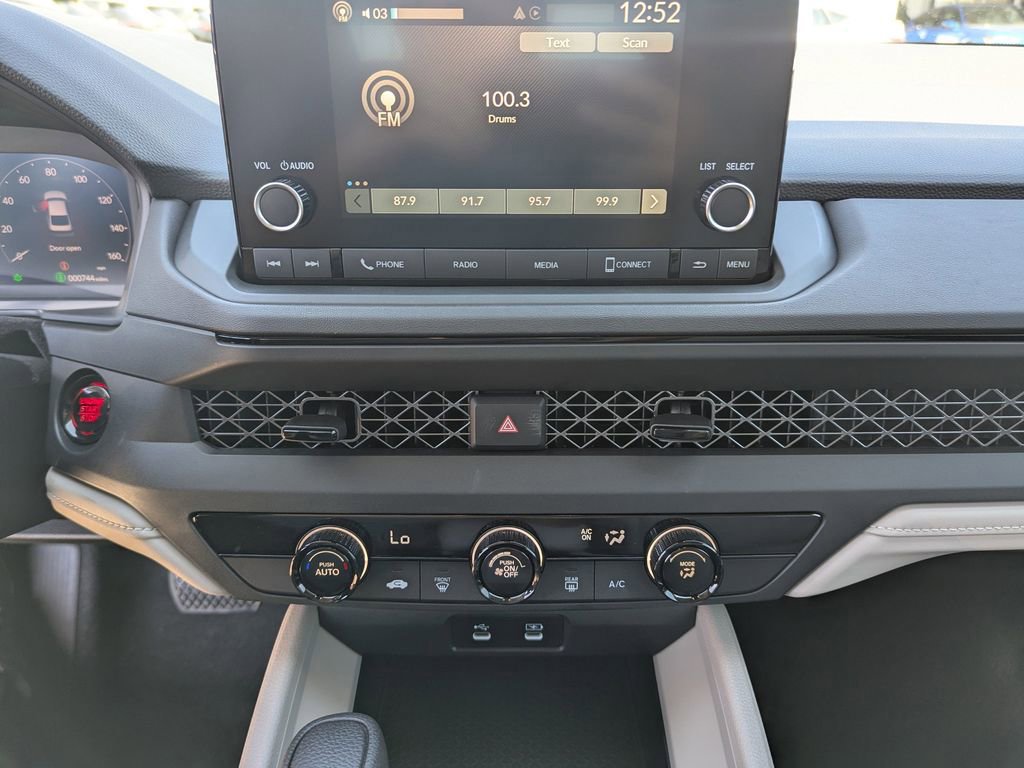 Certified 2025 Honda Accord LX image 18