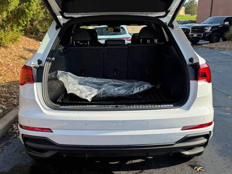 Used 2025 Audi Q3 2.0T Premium w/ Convenience Package image 9
