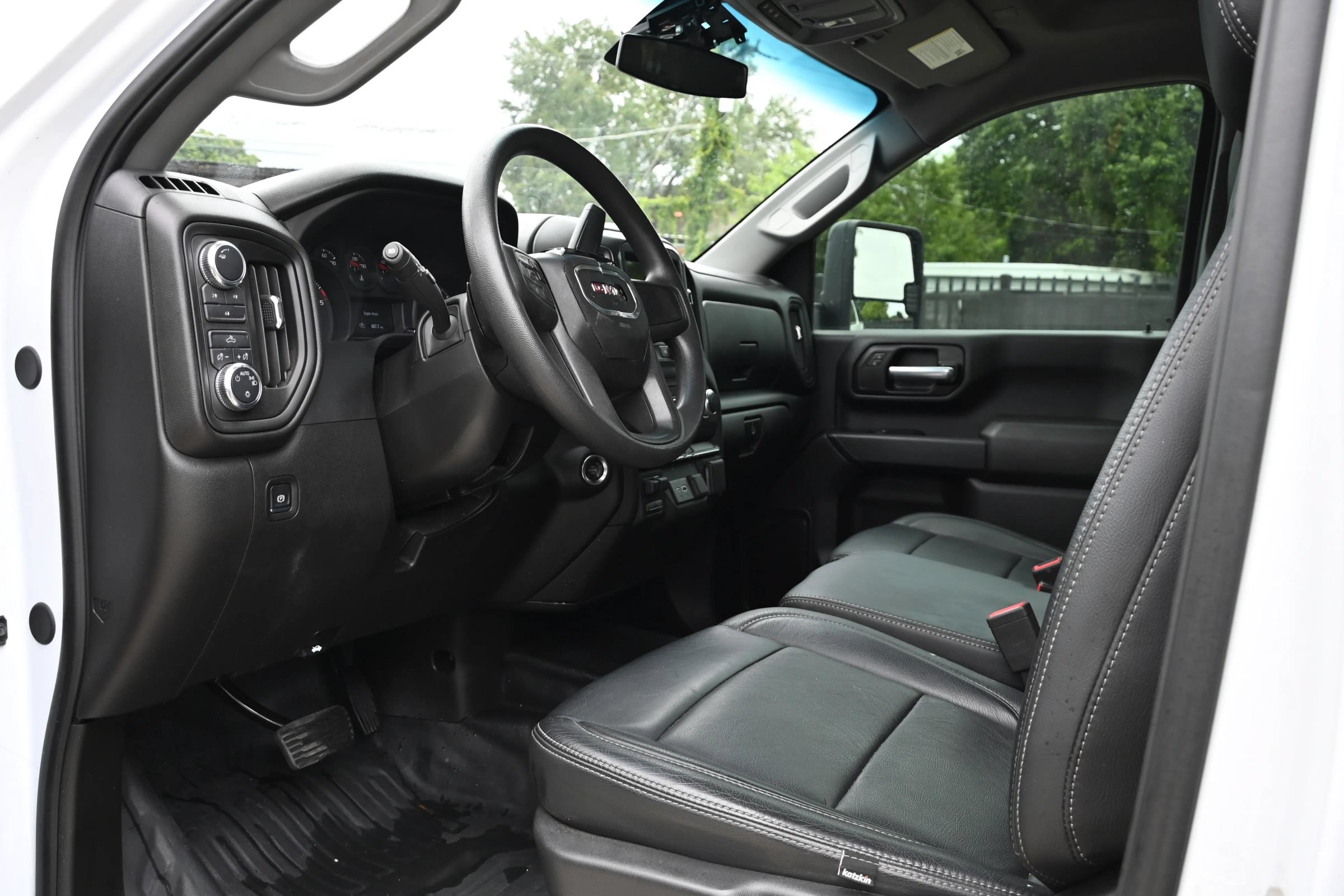 Used 2025 GMC Sierra 2500 Pro w/ Convenience Package AWD/4WD image 11