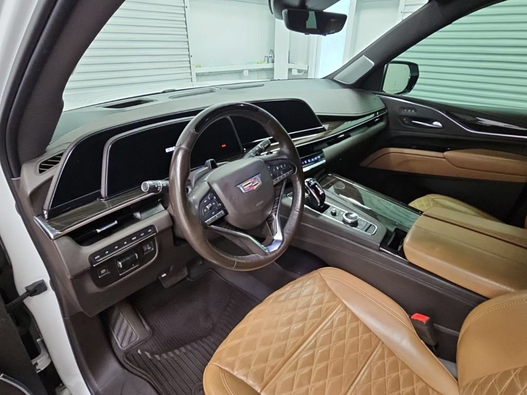 Used 2022 Cadillac Escalade Premium Luxury w/ Performance Package AWD/4WD image 12