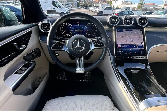 Used 2026 Mercedes-Benz GLC 300 4MATIC image 4