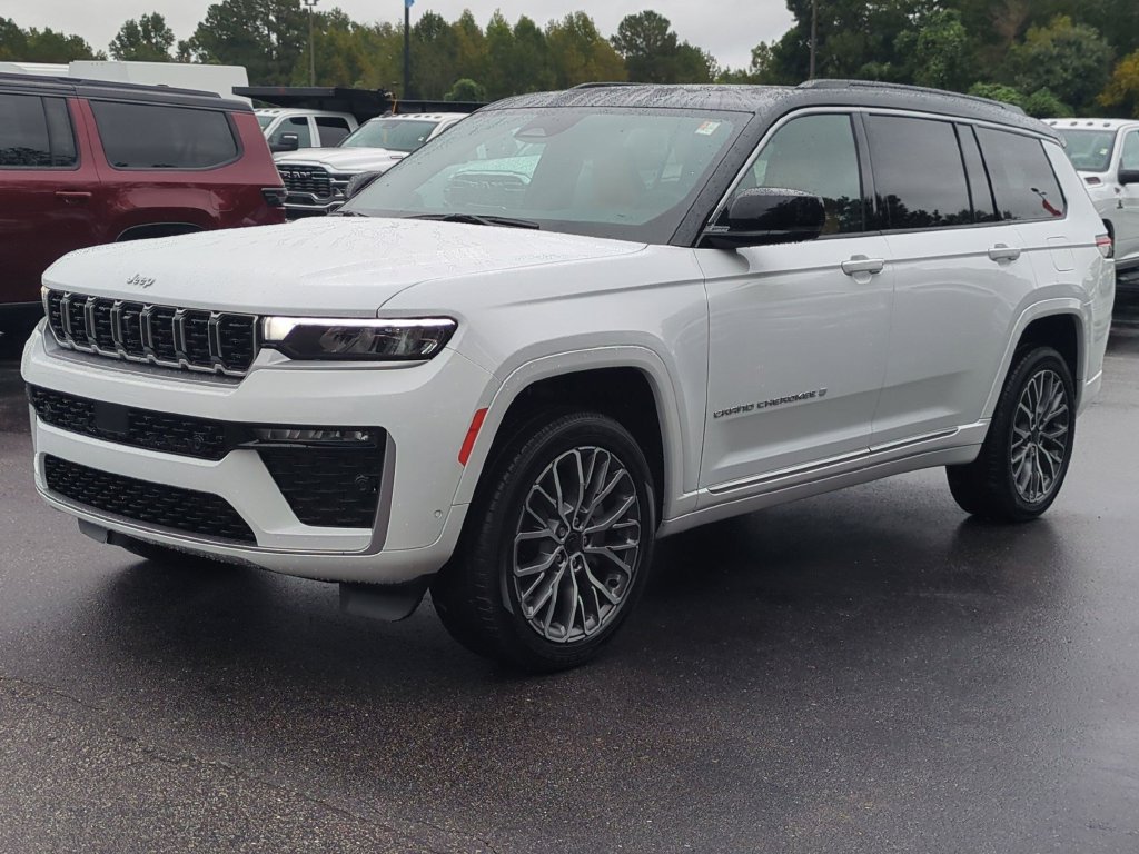 New 2027 Jeep Grand Cherokee L Summit AWD/4WD image 8