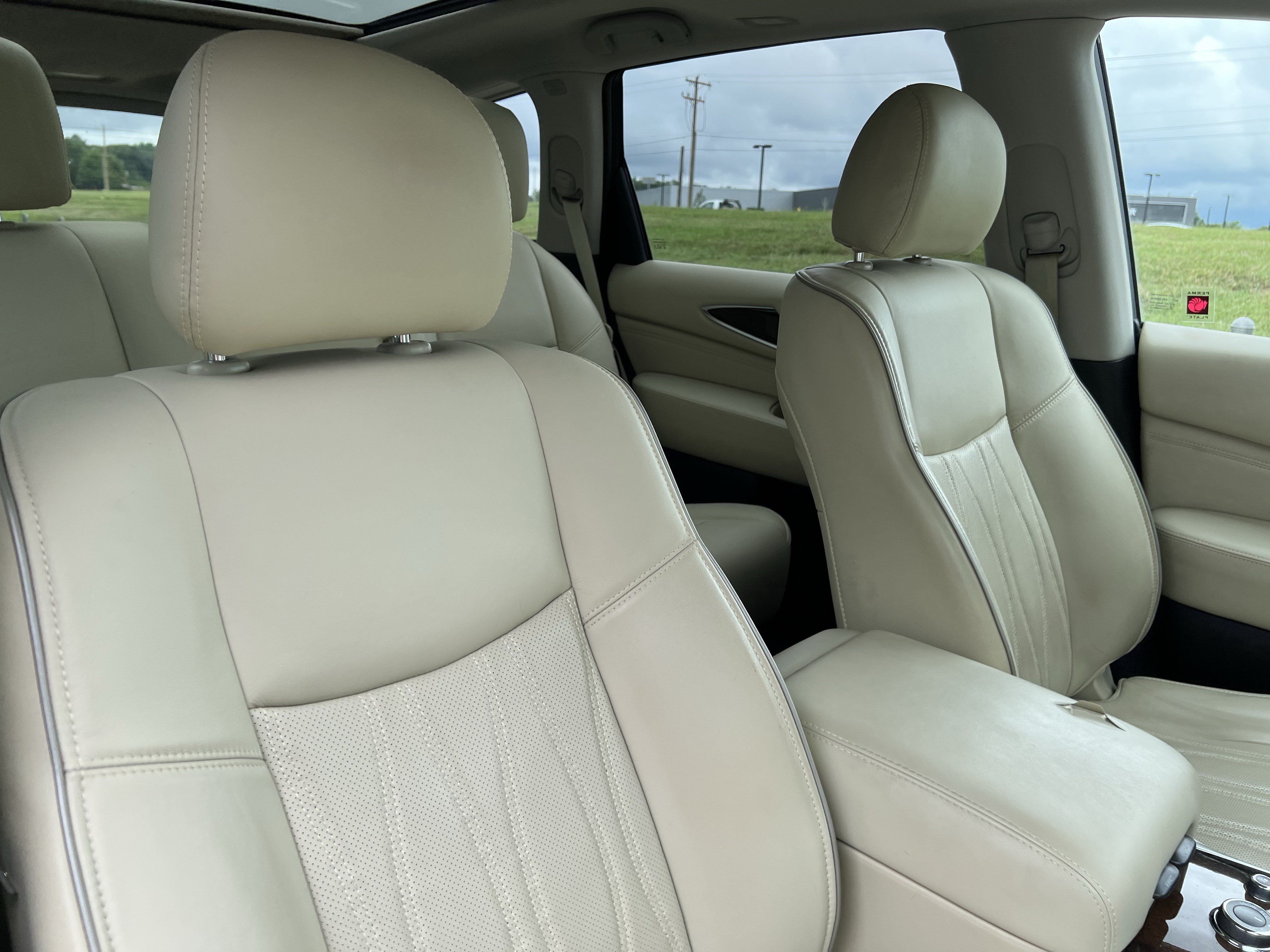 Used 2019 INFINITI QX60 Luxe w/ Sensory Package FWD image 36