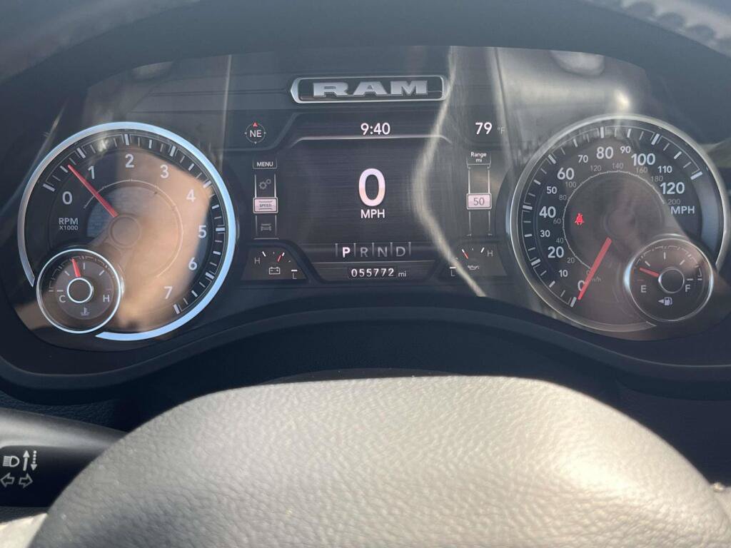 Used 2022 RAM 1500 Big Horn AWD/4WD image 3