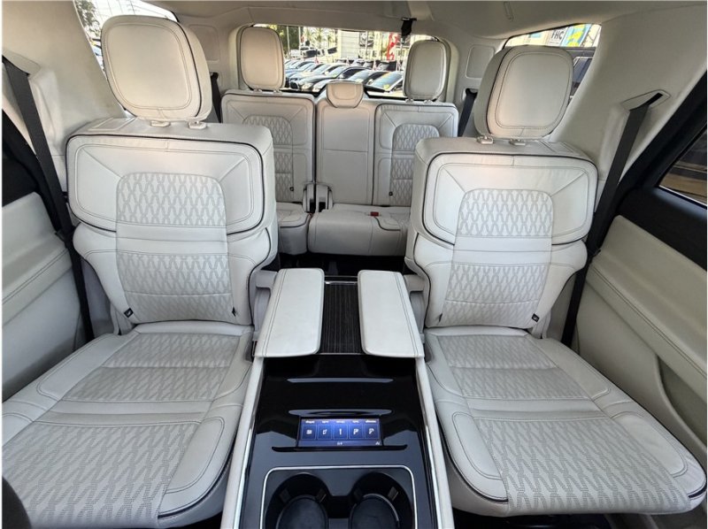Used 2022 Lincoln Navigator Black Label AWD/4WD image 21