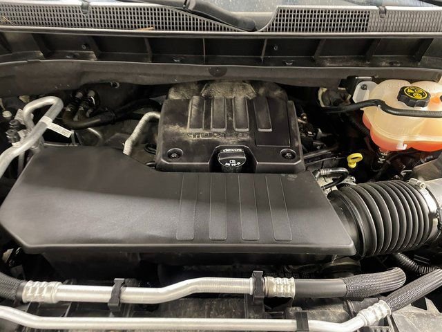 Used 2023 Chevrolet Silverado 1500 LT AWD/4WD image 23