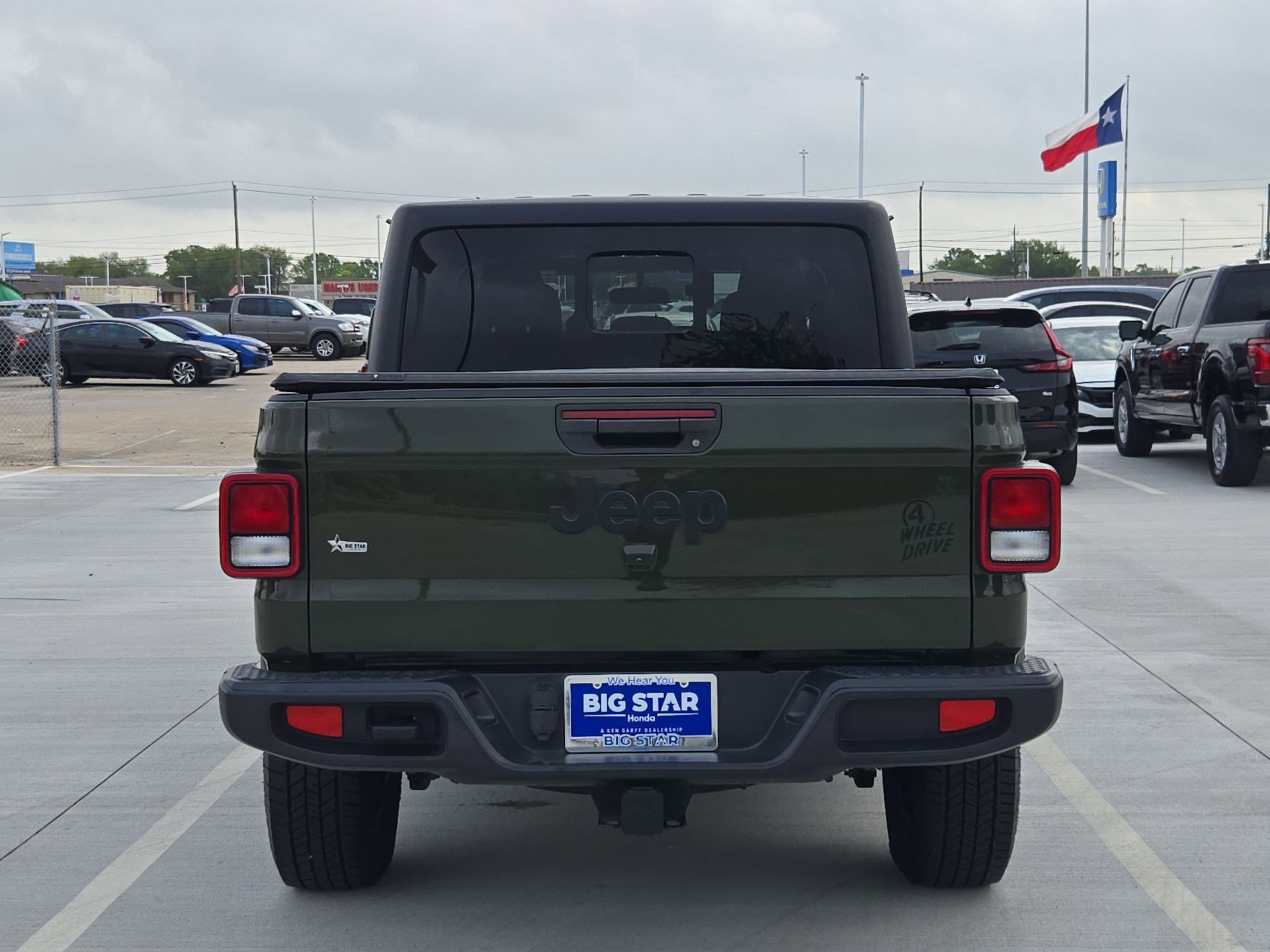 Used 2021 Jeep Gladiator Willys image 5
