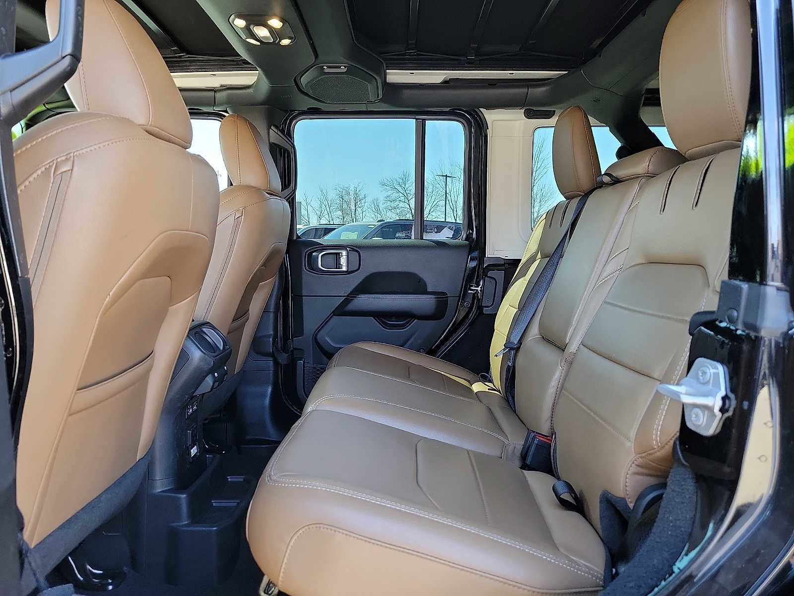 Used 2023 Jeep Wrangler Sahara w/ Cold Weather Group image 10