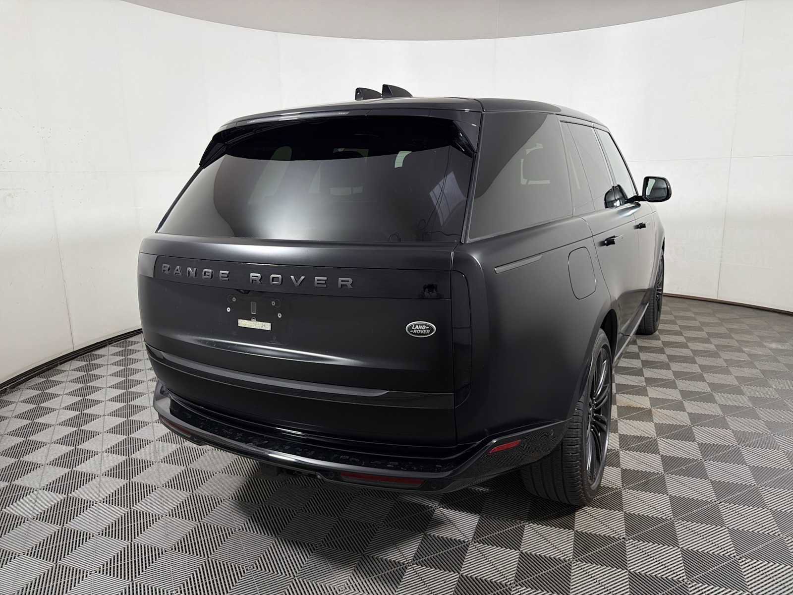 Used 2023 Land Rover Range Rover SE image 6