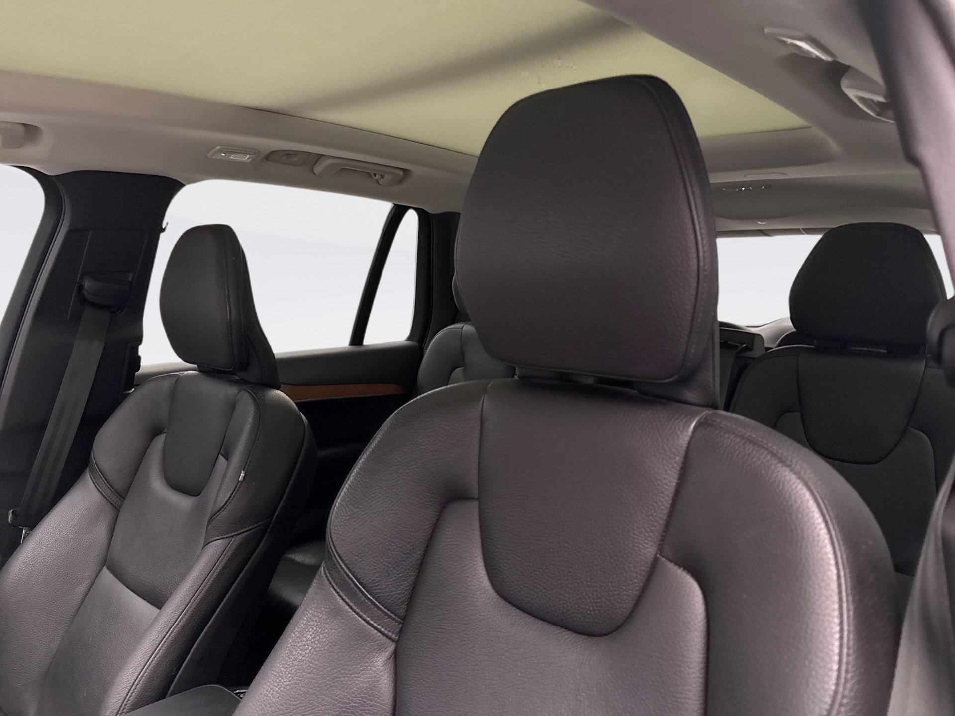 Used 2023 Volvo XC90 B6 Core w/ Protection Package Premier AWD/4WD image 11