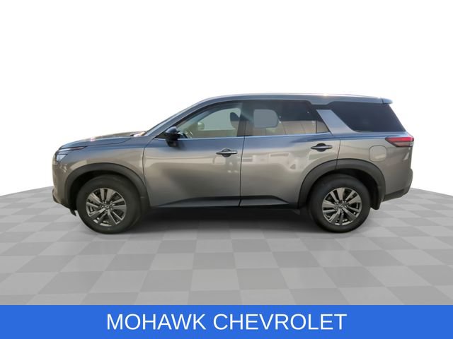 Used 2024 Nissan Pathfinder S AWD/4WD image 6