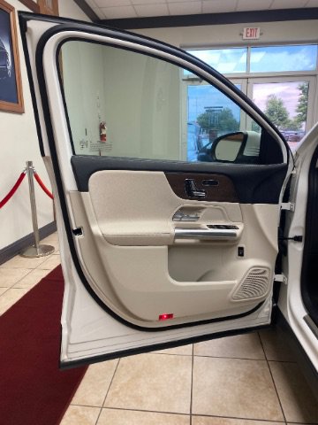 Used 2023 Mercedes-Benz GLA 250 4MATIC w/ Premium Package image 15