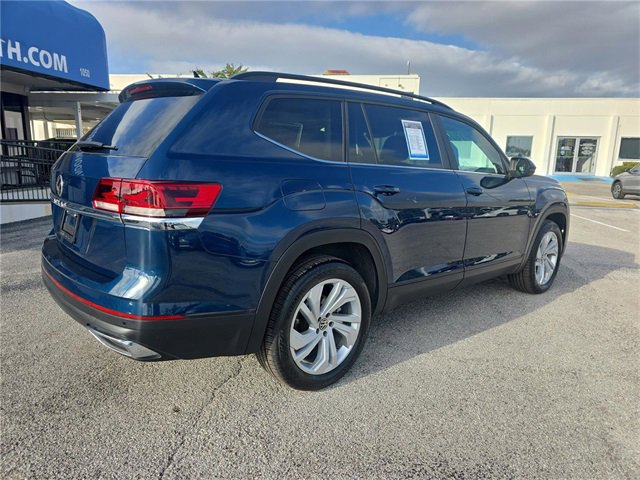 Used 2023 Volkswagen Atlas SE w/ Panoramic Sunroof Package image 3