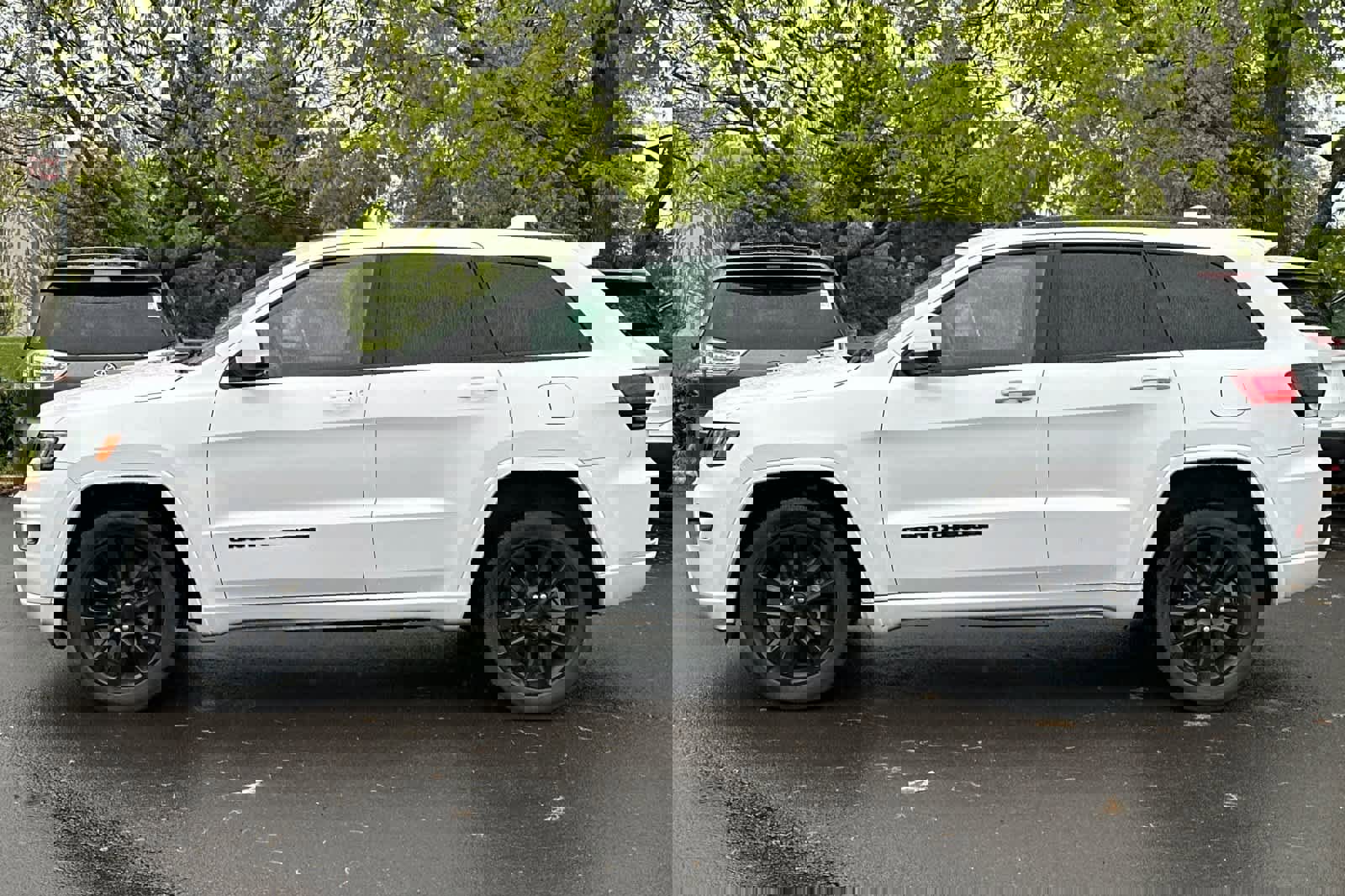 Used 2019 Jeep Grand Cherokee Altitude image 5