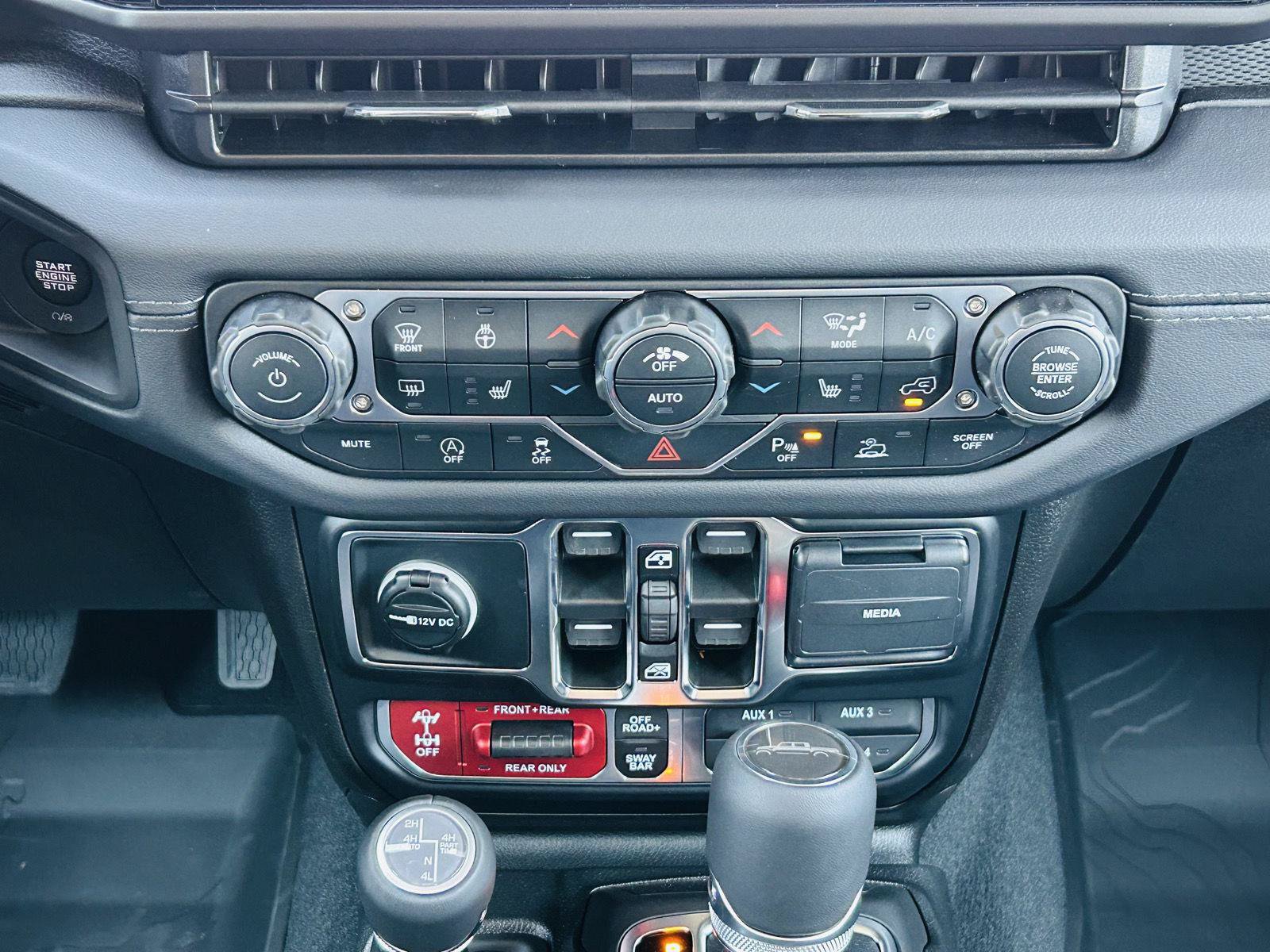 New 2026 Jeep Gladiator Rubicon AWD/4WD image 24