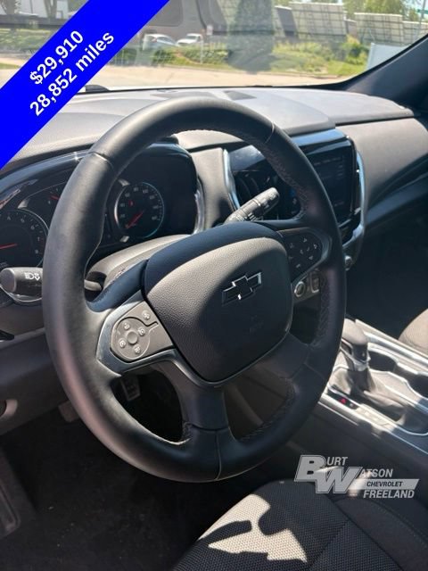 Used 2023 Chevrolet Traverse LT FWD image 16