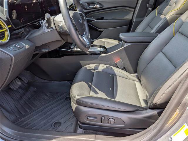 Used 2024 Chevrolet Trax ACTIV w/ Sunroof Package FWD image 16