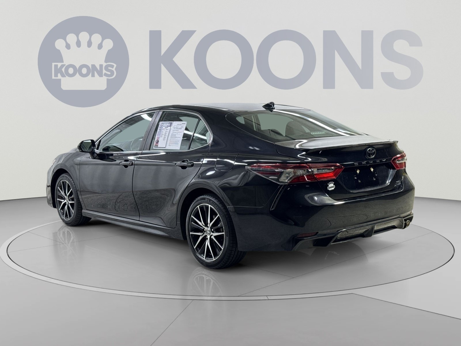 Used 2023 Toyota Camry SE AWD/4WD image 10