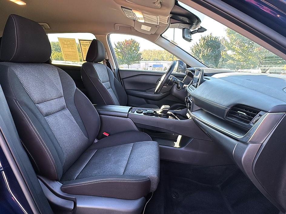 Certified 2025 Nissan Rogue SV AWD/4WD image 25