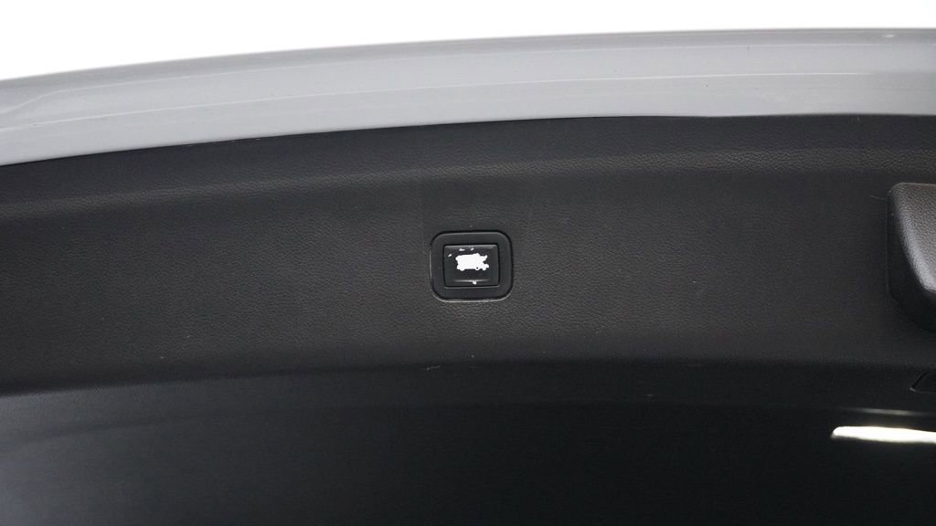 Used 2020 Buick Enclave Avenir w/ Avenir Technology Package image 46