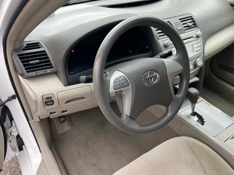 Used 2011 Toyota Camry LE image 11