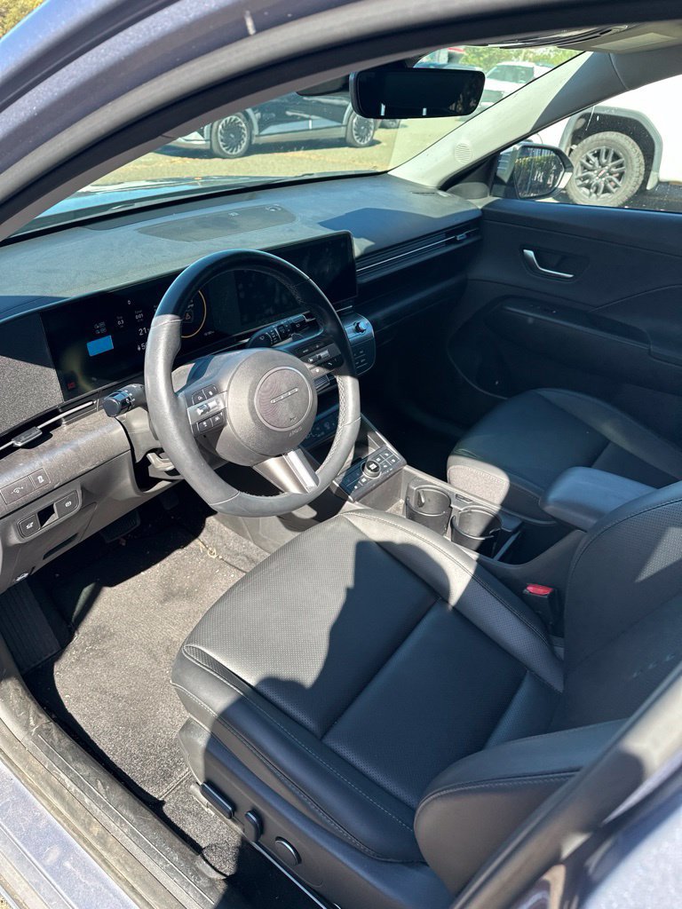 Used 2025 Hyundai Kona Limited FWD image 6