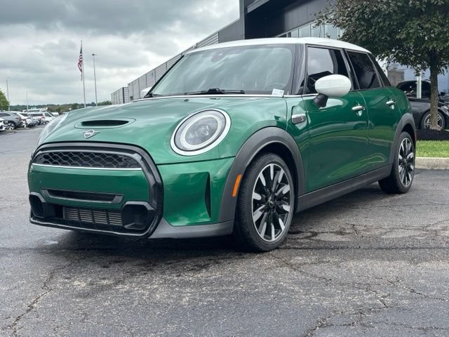 Used 2022 MINI Cooper S w/ Signature Upholstery Package FWD image 4