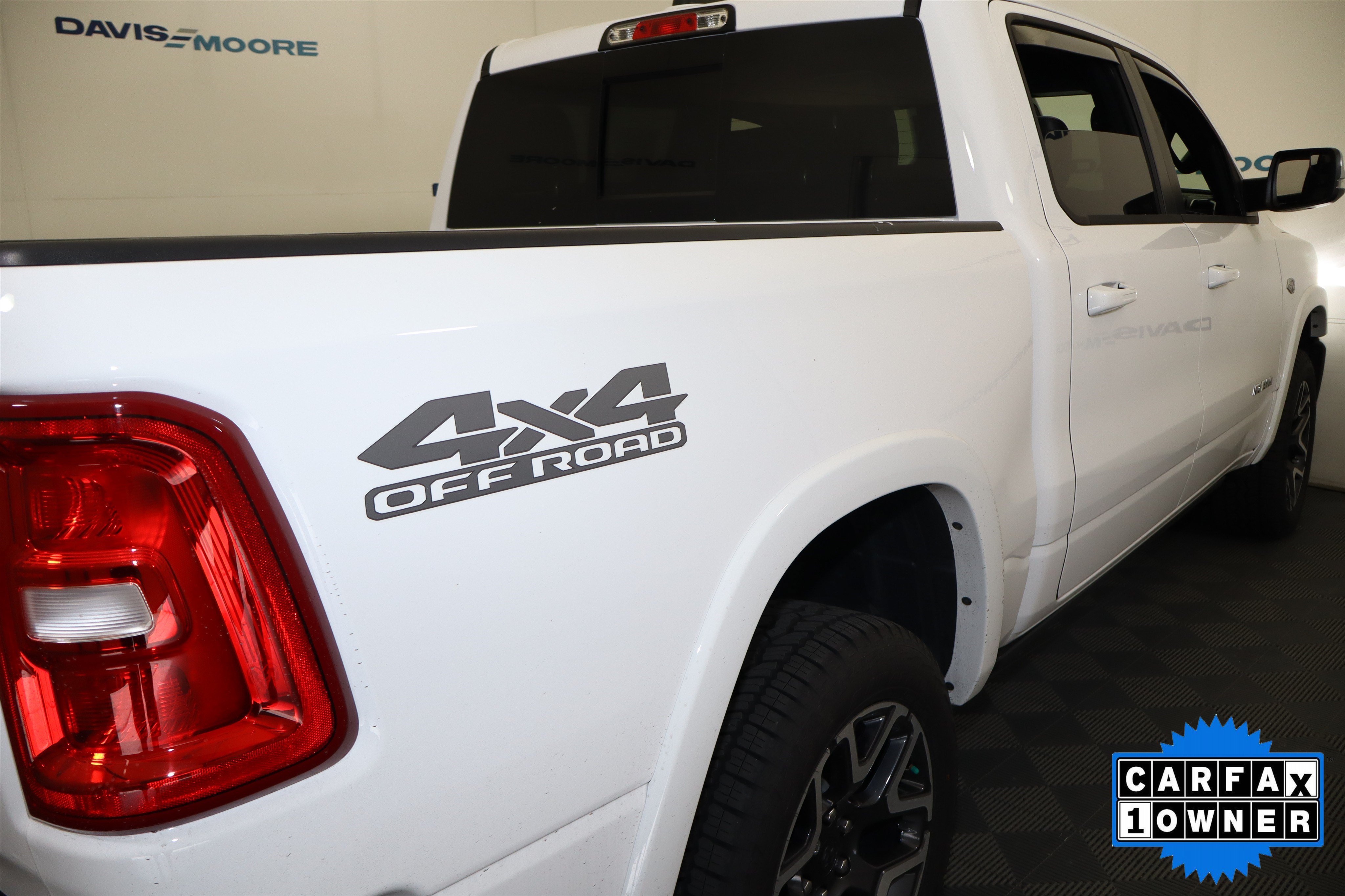 Used 2026 RAM 1500 Laramie AWD/4WD image 7
