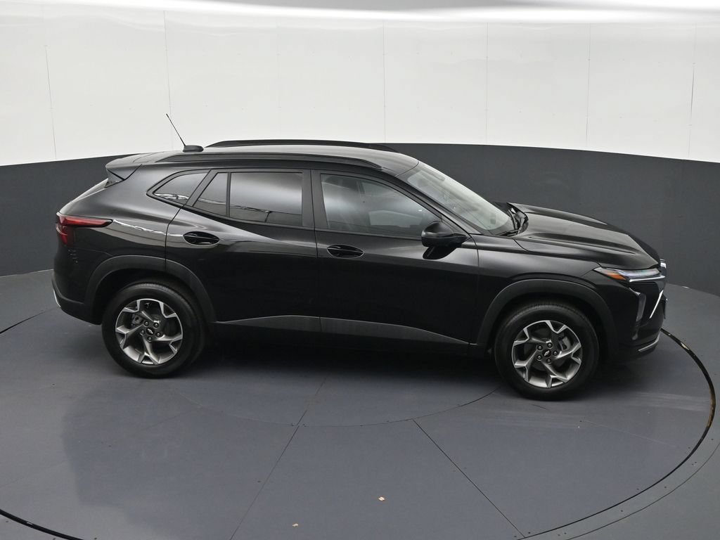 Certified 2026 Chevrolet Trax LT FWD image 27