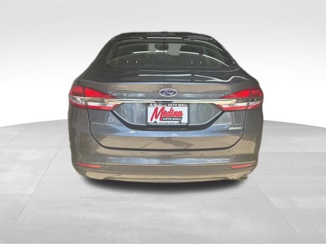Used 2018 Ford Fusion SE w/ Fusion SE Technology Package FWD image 6